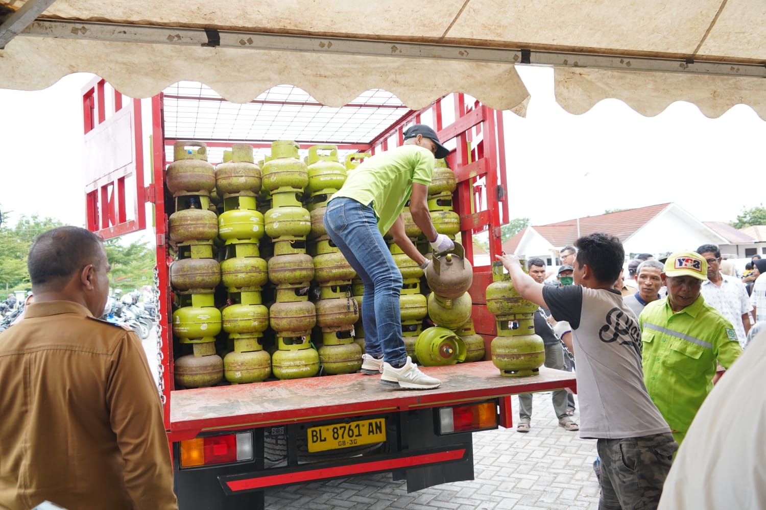 Pertamina Patra Niaga Sumbagut dan Pemda Gelar Operasi Pasar LPG 3 Kg di Aceh