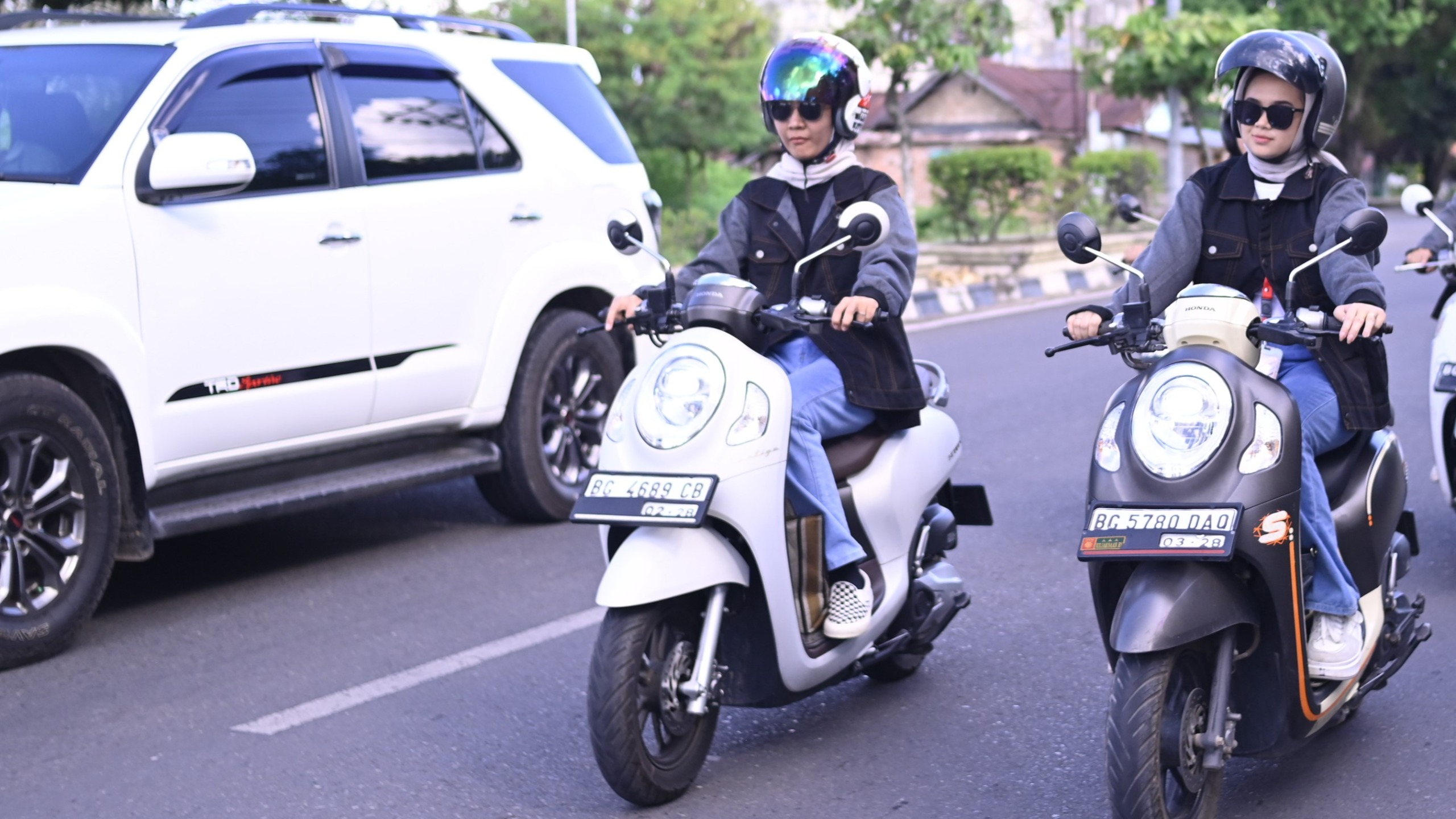 Cuaca Panas Bukan Penghalang, Ini Panduan Berkendara Aman dari Astra Motor Sumsel