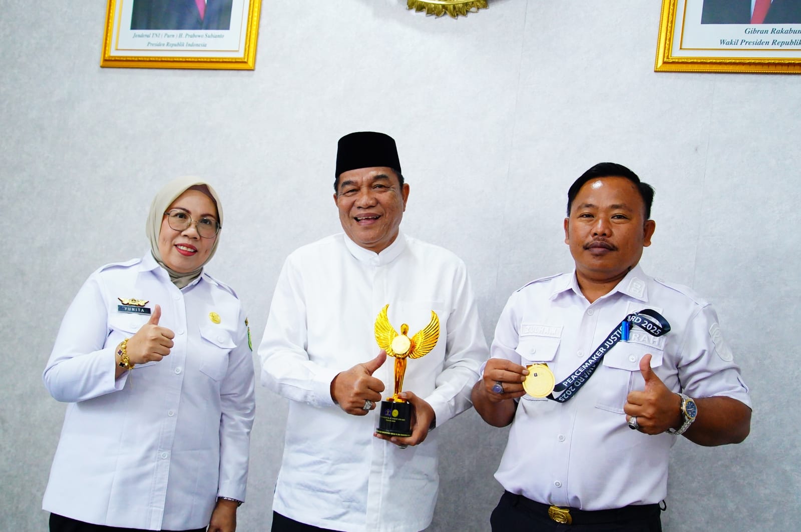 Lurah Ngulak di Muba Raih Peacemaker Justice Award 2025
