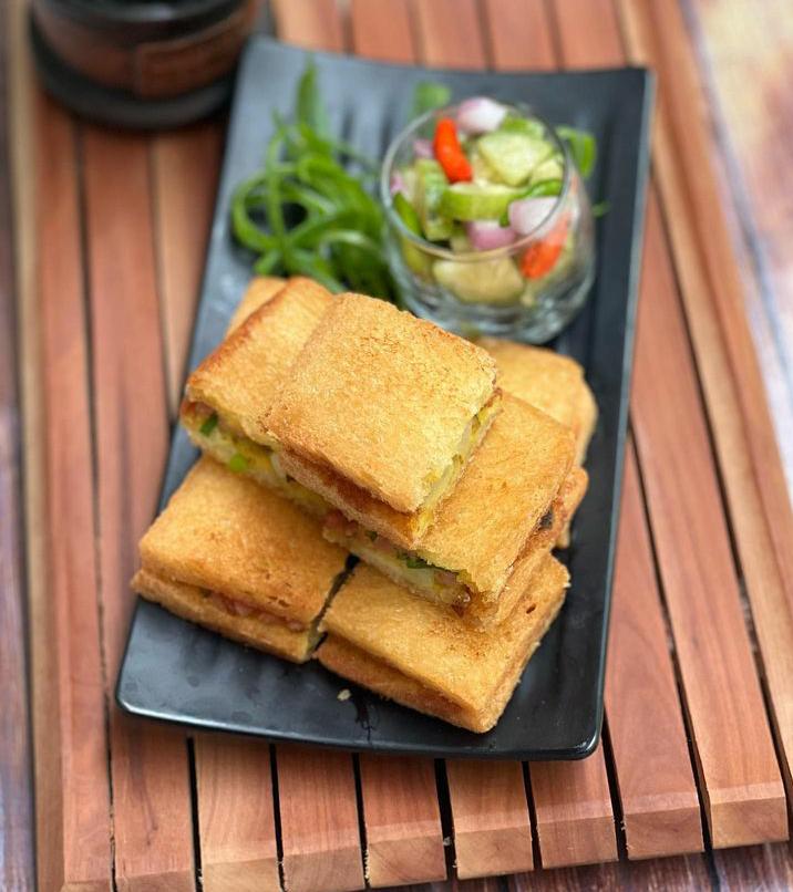 Menu Sarapan Praktis, Resep Martabak Telur  dari Roti Tawar