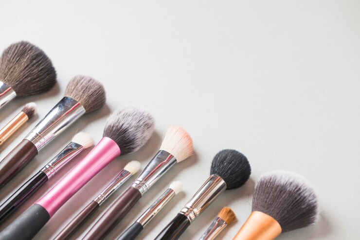 Cara Merawat Brush Makeup Agar Tak Cepat Rontok dan Awet Digunakan Bertahun-tahun, MUA Wajib Lakukan Ini