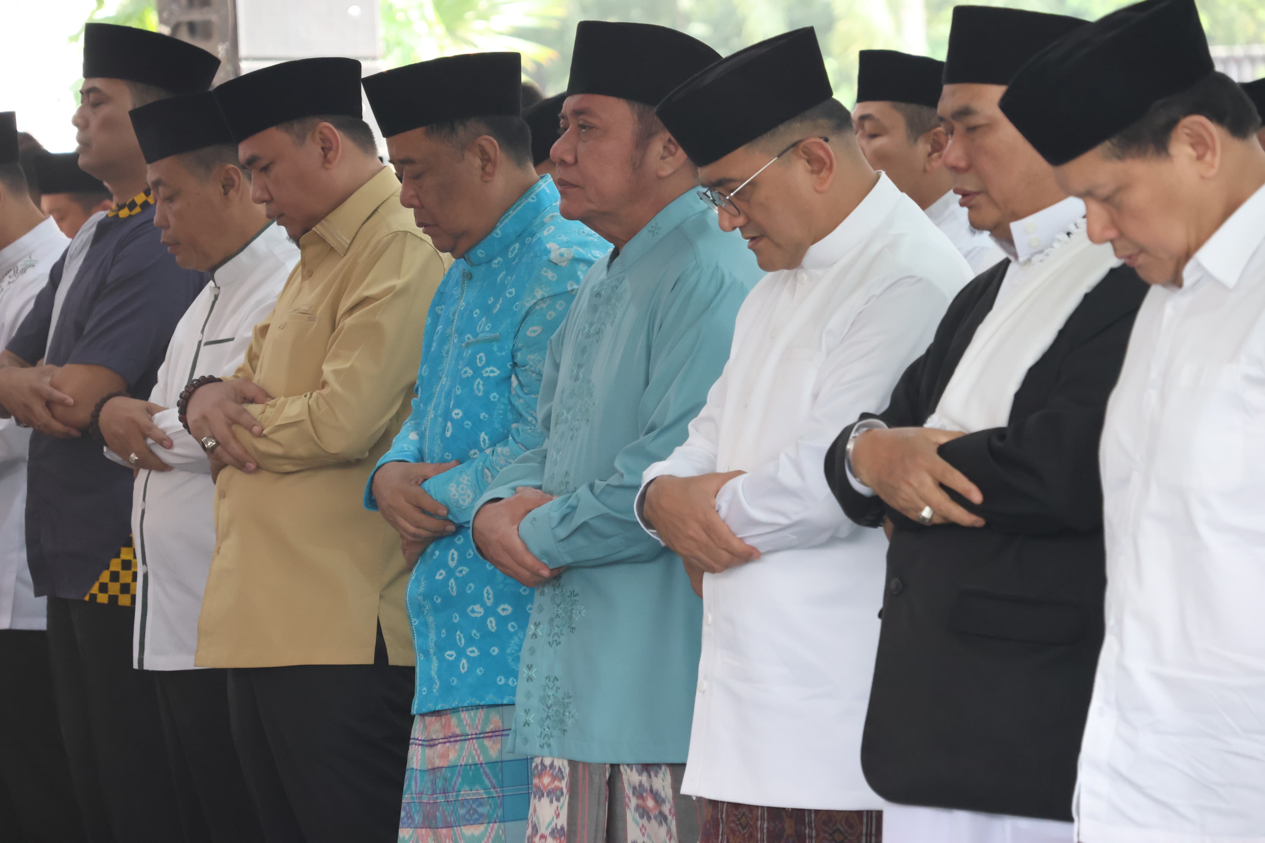 Shalat Idul Adha Berjamaah di Griya Agung, Gubernur Herman Deru Tekankan Semangat Berkurban dan Silaturahmi