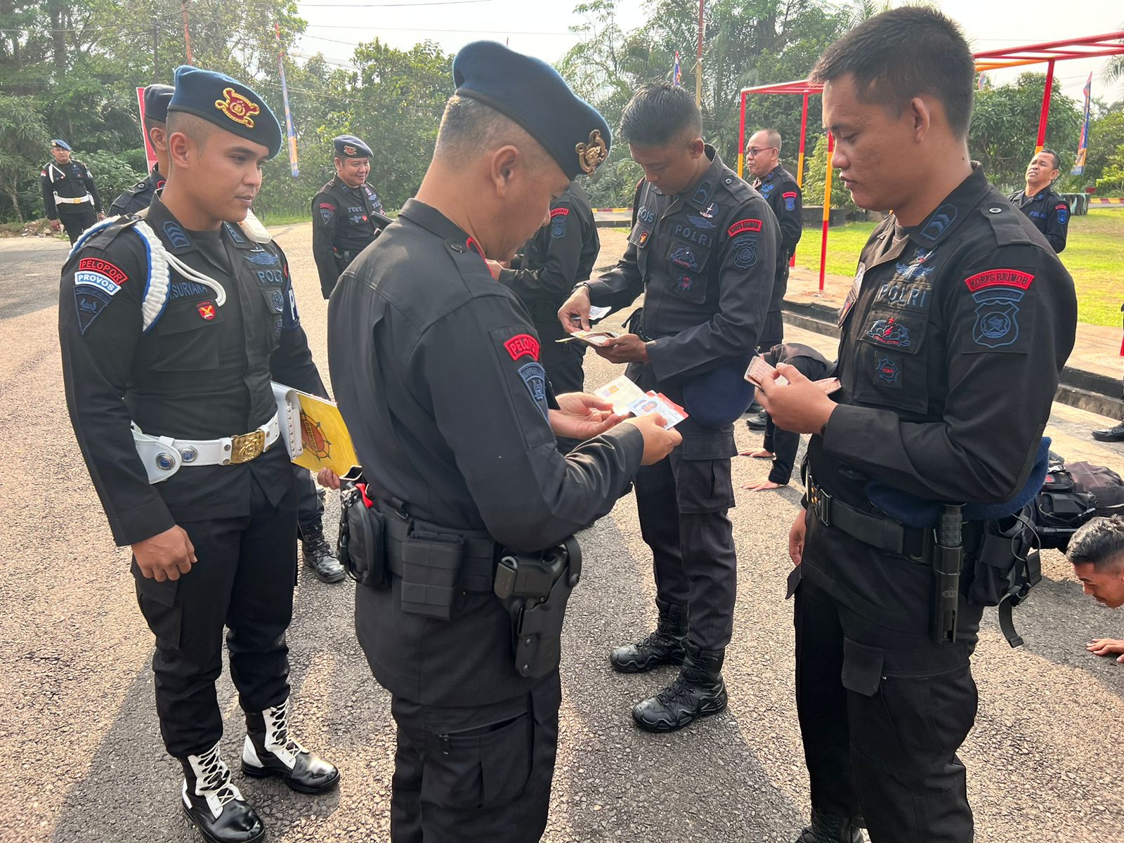 Tertib Administrasi dan Sikap Tampang, Provos Satbrimob Polda Sumsel Batalyon B Pelopor Laksanakan Pemeriksaan