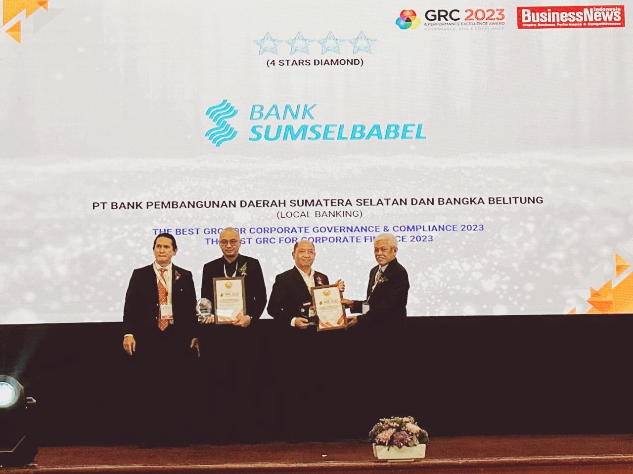 Bank Sumsel Babel Raih Penghargaan GRC Terbaik se-Indonesia Tahun 2023