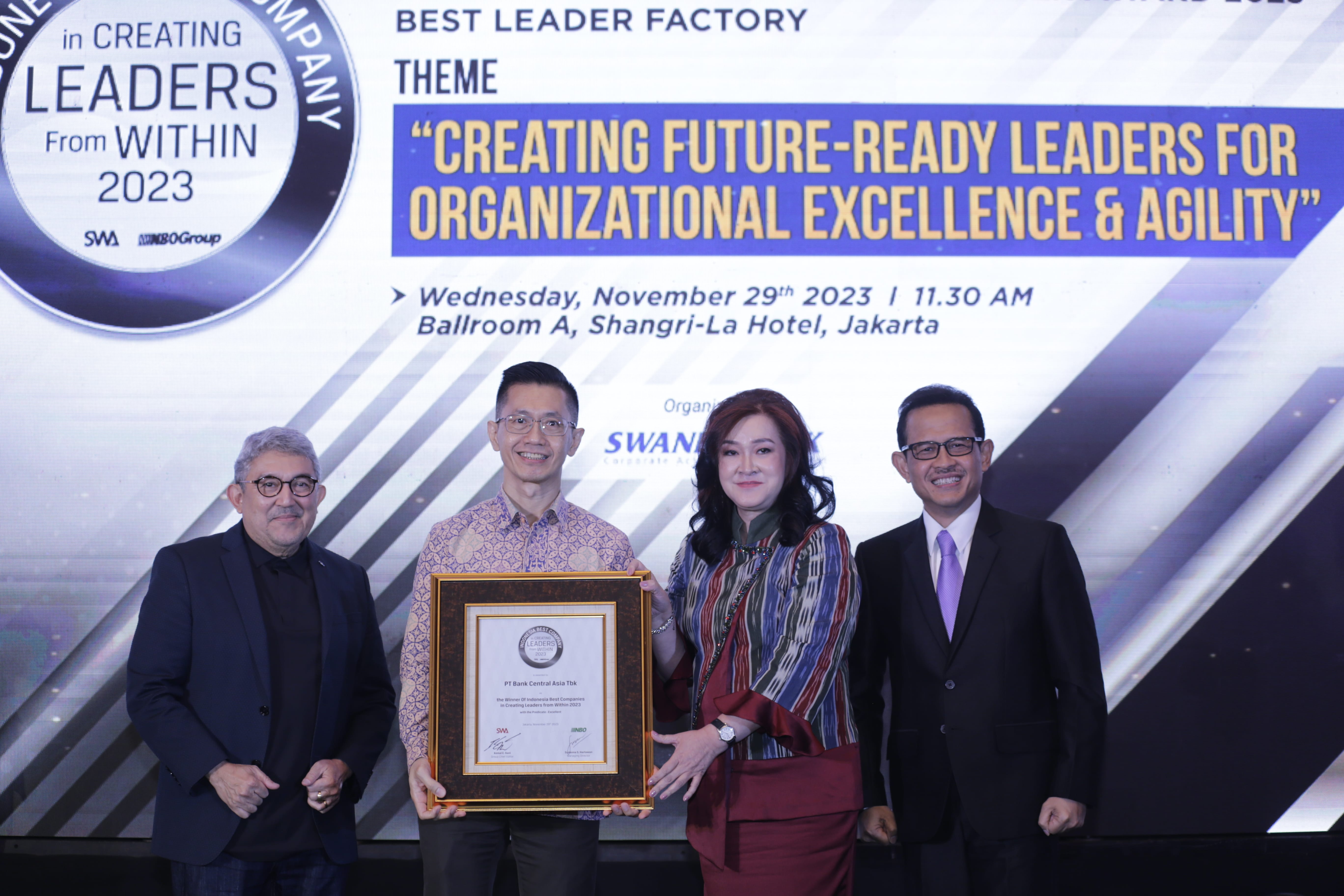 PRESTASI! BCA Raih Indonesia Best Company in Creating Leaders from Within 2023