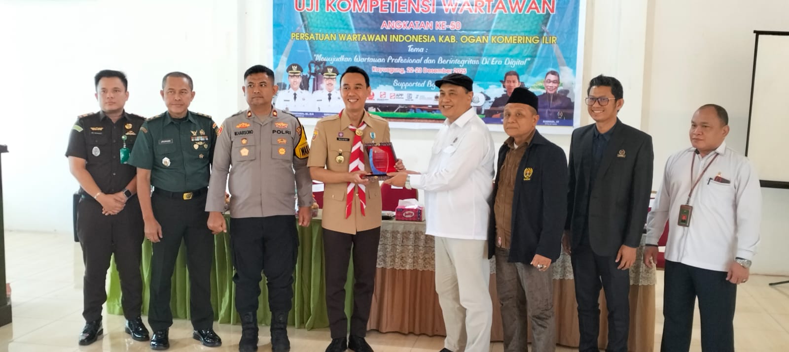 PWI OKI Sukses Gelar Uji Kompetensi Wartawan, Ini Pesan Direktur UKW Aat Surya Safaat