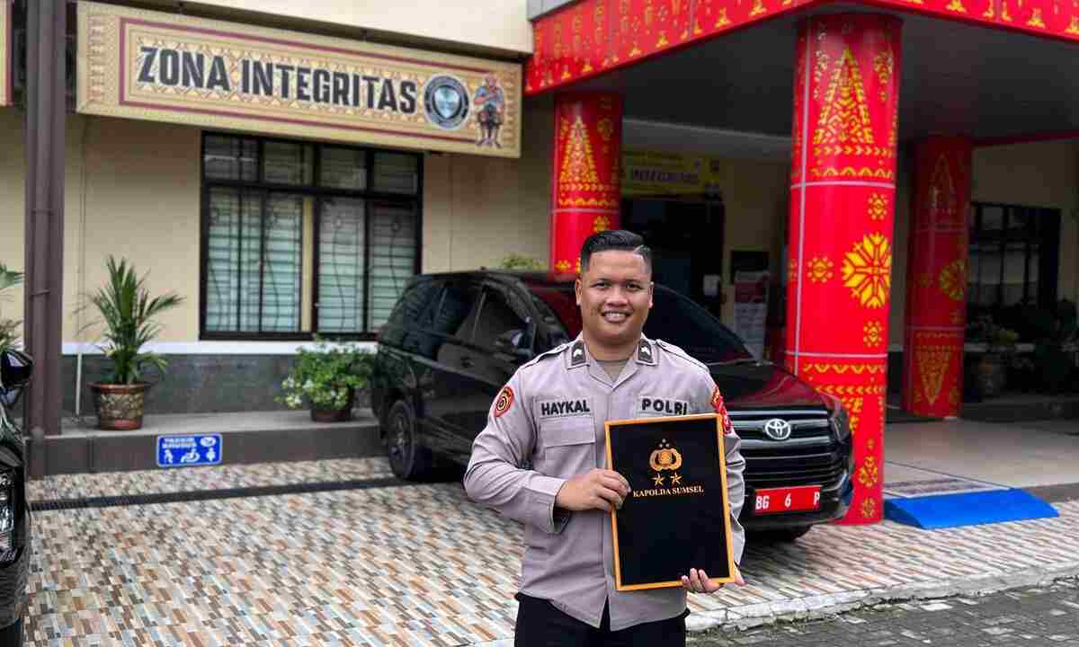 Personel Biro SDM Polda Sumsel Torehkan Tinta Emas, Raih Penghargaan Ini dari  Kapolda