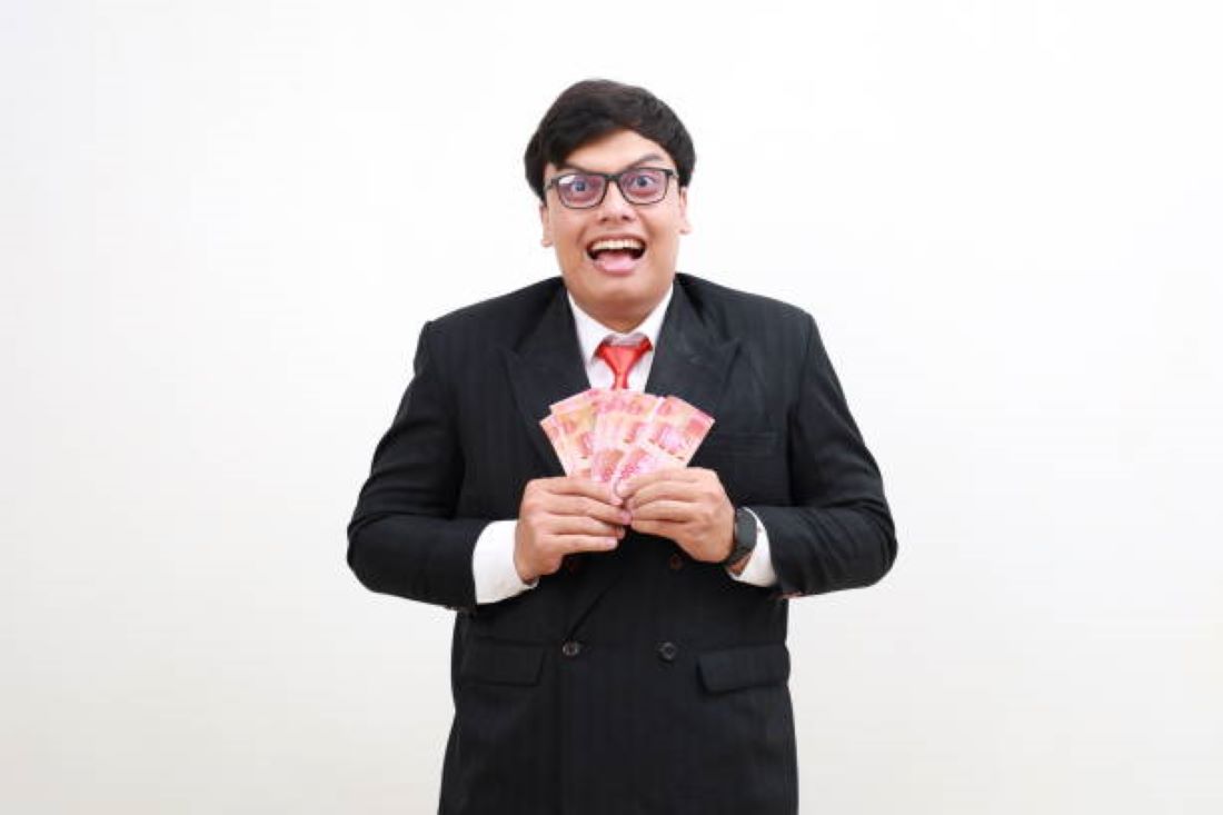 KESEMPATAN EMAS! Inilah 3 Zodiak Paling Beruntung Besok 13 September 2025