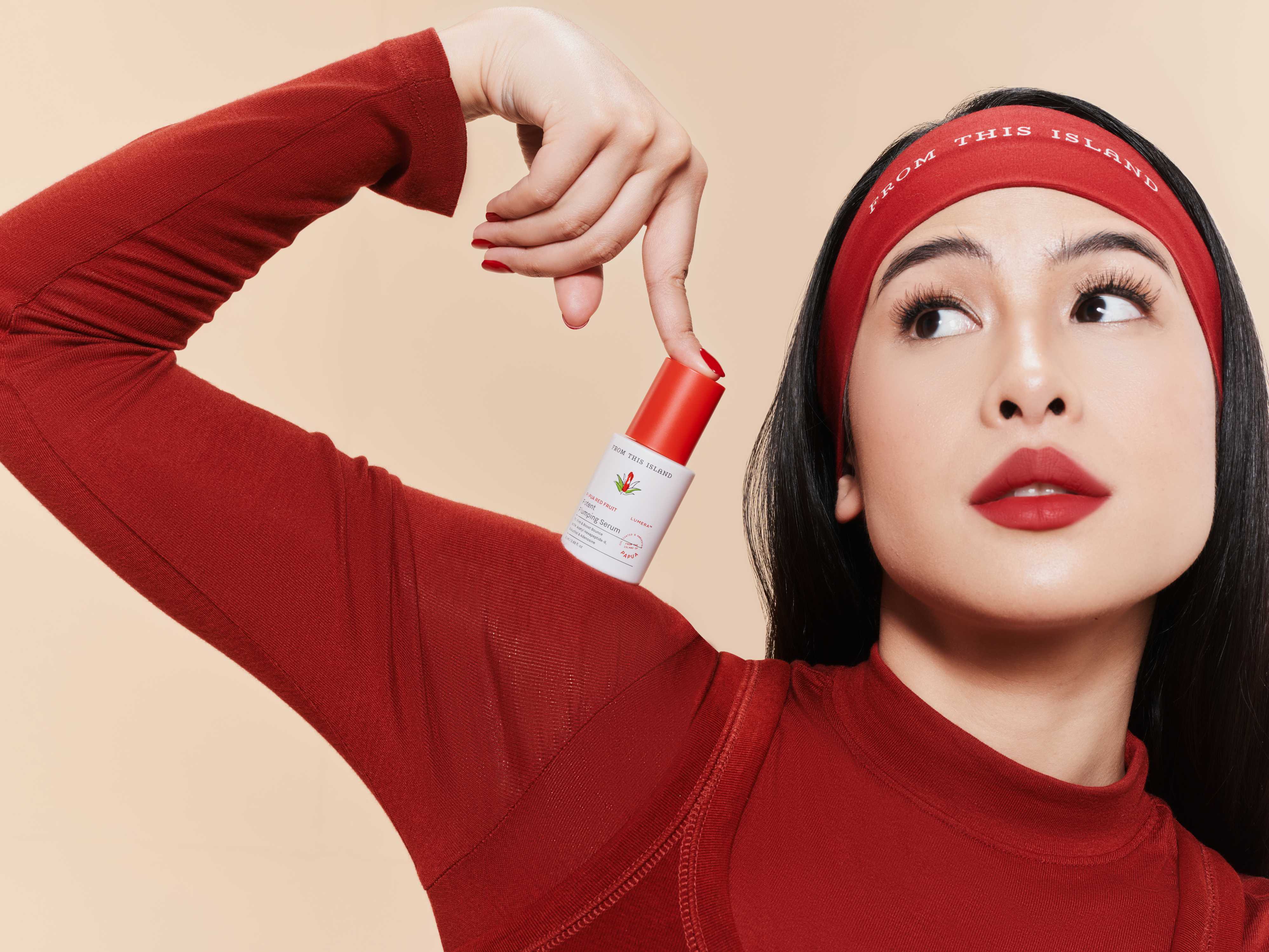 From This Island Memperkenalkan Papua Red Fruit Potent Plumping Serum dengan Teknologi Lumera