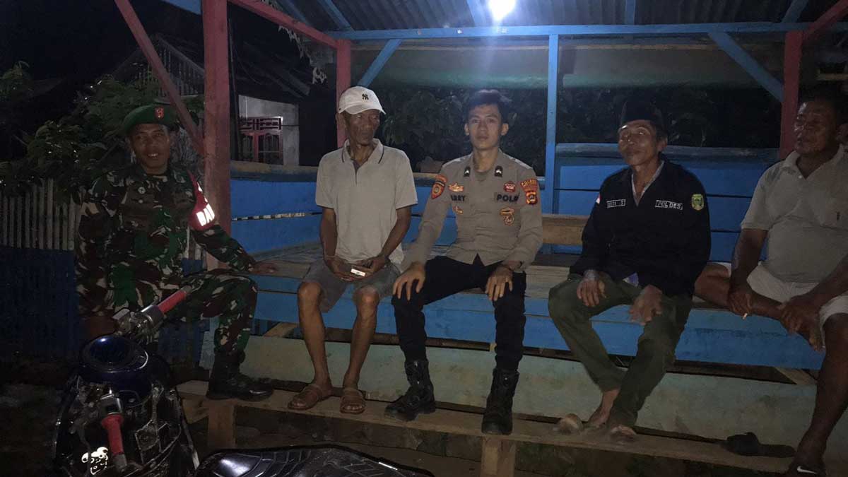 Antisipasi Gerak-Gerik Mencurigakan: Babinsa Pendopo Ingatkan Petugas Ronda Segera Lapor Jika Ada Bahaya