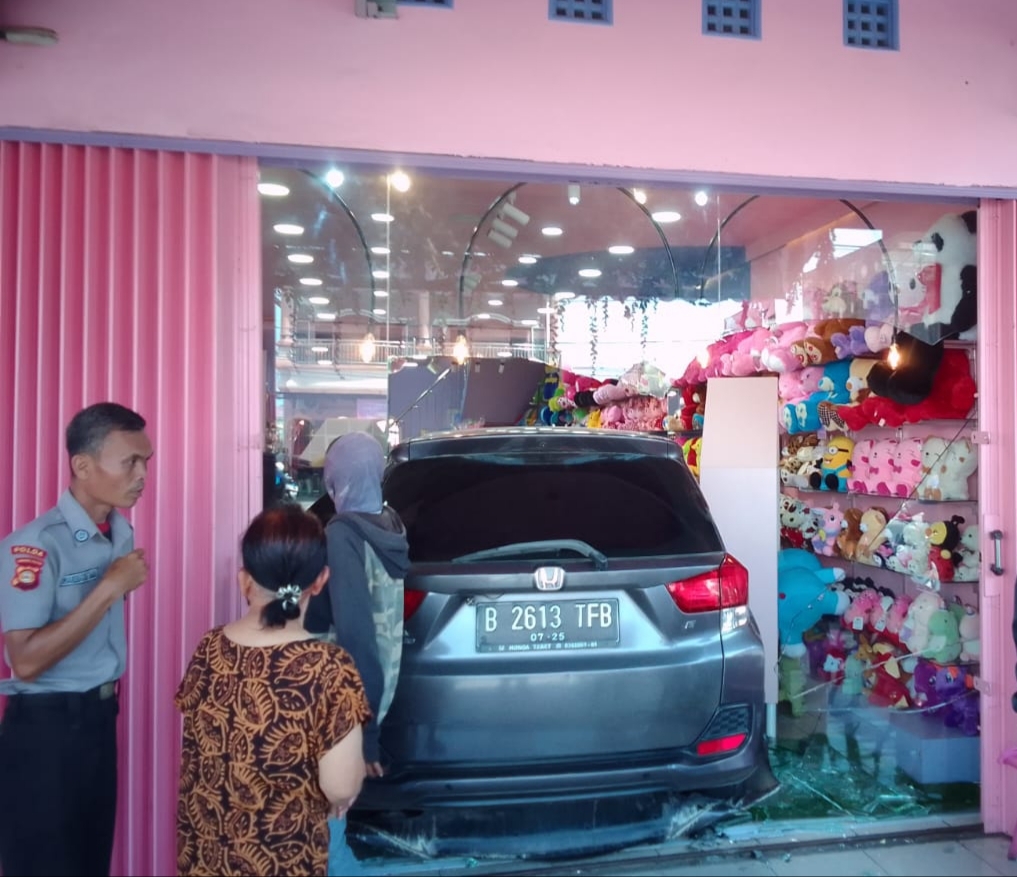 Ada Mobilio Masuk Rumah Cantik di Lubuklinggau, Tapi Bukan Mau Belanja Pernak-pernik Loh