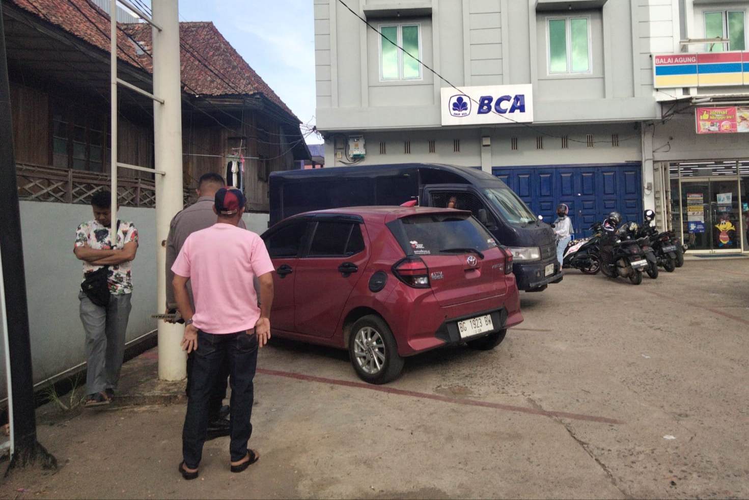 BPK Gasak Uang Nasabah BCA Sekayu Rp520 Juta Didalam Mobil, Ini Penuturan Korban? 