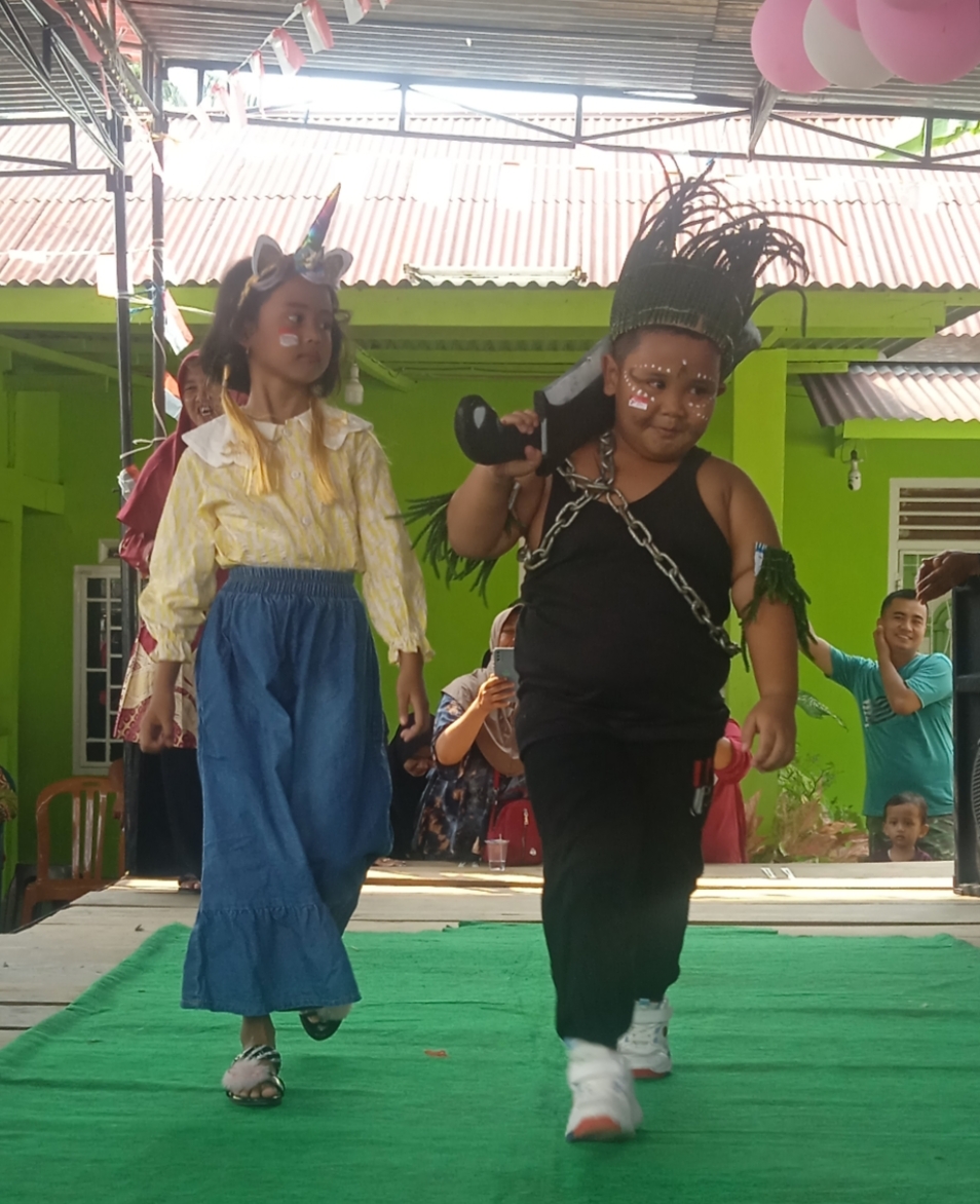 Lucu dan Menggemaskan, Ini loh Aksi Anak-anak Ikut Lomba Fashion Show HUT Kemerdekaan RI di Lubuklinggau