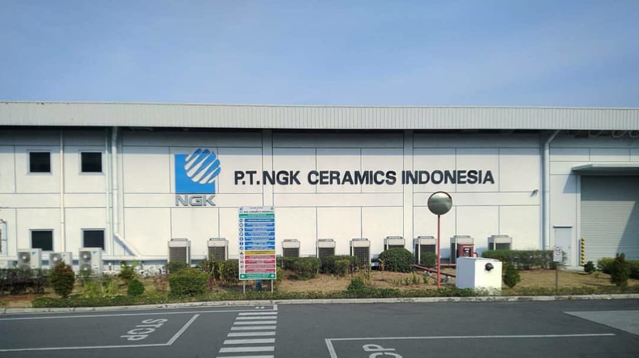 PT NGK Ceramics Indonesia Buka Lowongan Kerja Operator Maintenance Electrical untuk Lulusan SMK, Syaratnya...