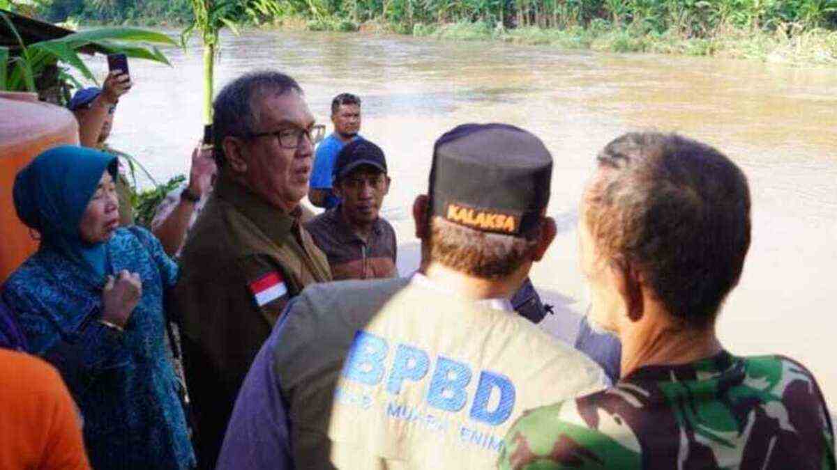 BPBD Sumsel Terjunkan 2 Tim Bantu Penanganan Banjir di Kabupaten OKU dan Muara Enim