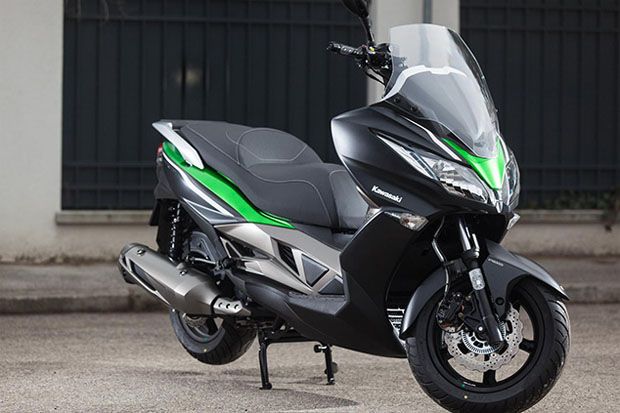 Irit Bahan Bakar dan Kapasitas Tangki 13 Liter, Kawasaki j125 Ninja Matic Siap Mengancam Yamaha Nmax 2024