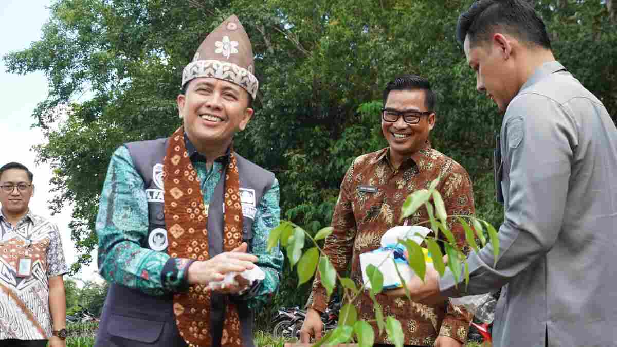Gaharu, Komoditi Unggulan Baru di Sumsel, Agus Fatoni Launching Pelestarian Pohon Gaharu