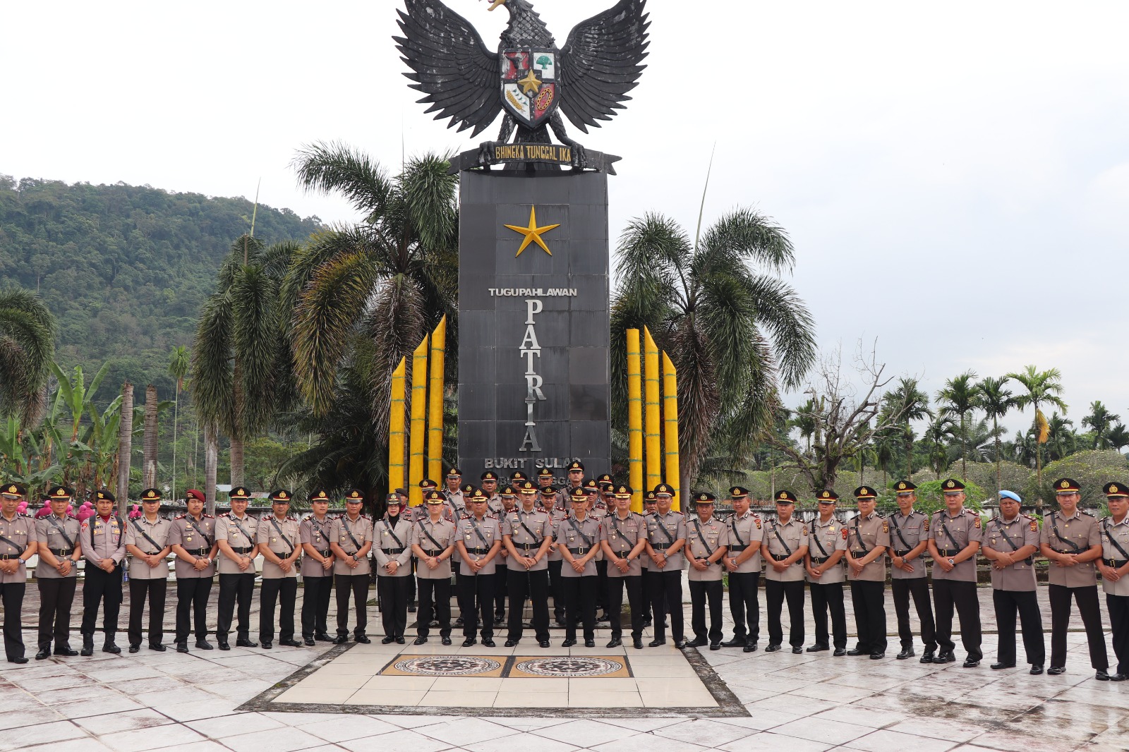 Polres Musi Rawas Gelar Upacara Ziarah Makam Pahlawan di Hari Bhayangkara ke-79