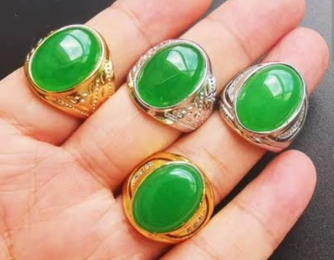 CARI JODOH? Temukan Khasiat Mistis 3 Batu Akik Paling Populer Ini