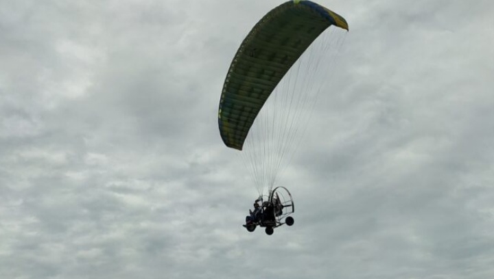 Atlet-Atlet Paramotor Nasional Terbang di Langit Senai