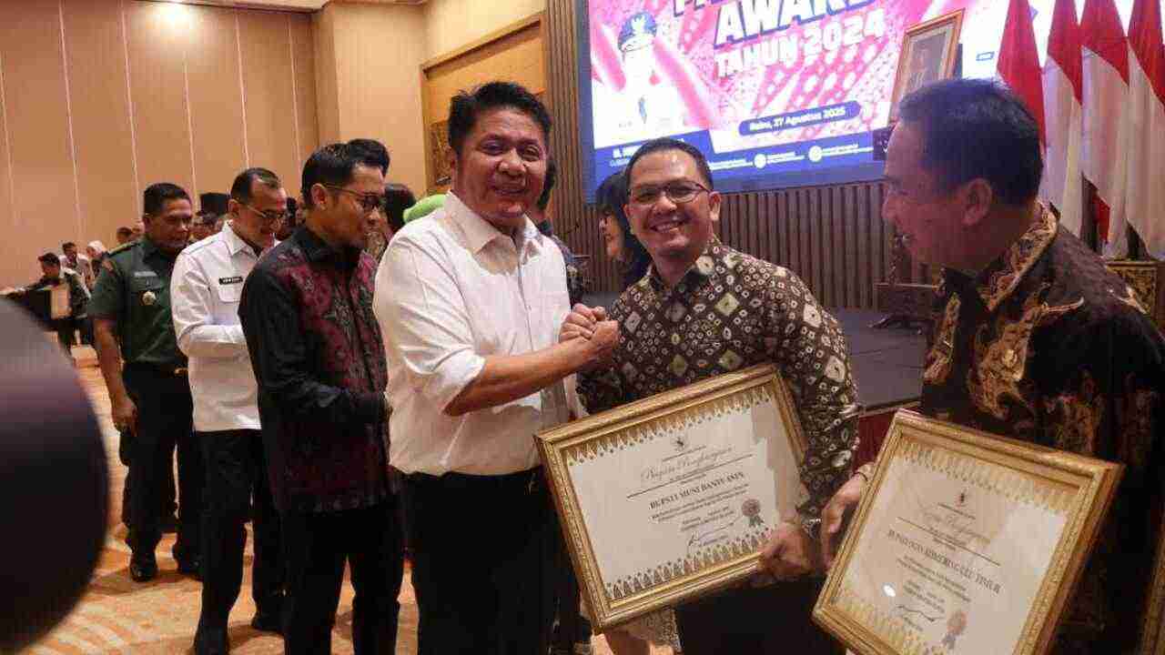 Bupati Muba HM Toha Sabet Paritrana Award 2024, Bukti Kepemimpinan Inspiratif!