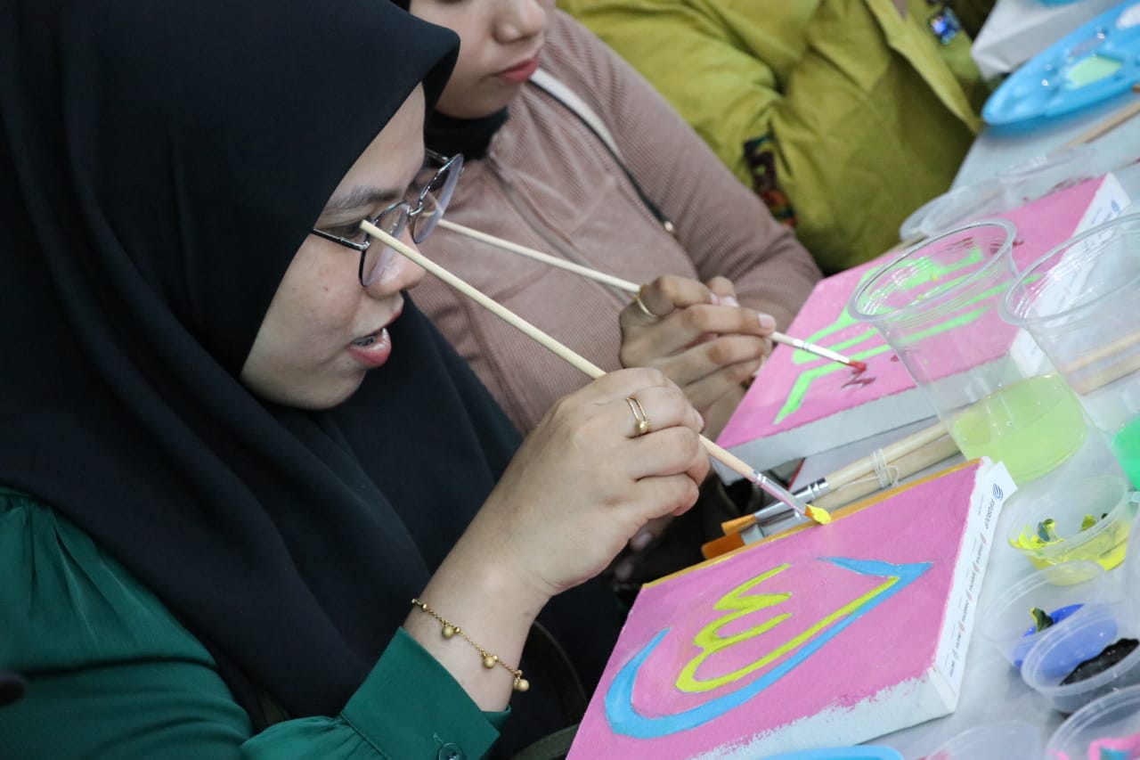 FIFGROUP Selenggarakan Kompetisi Elegansi dan Kreativitas Karya Kaligrafi di F8 Makassar