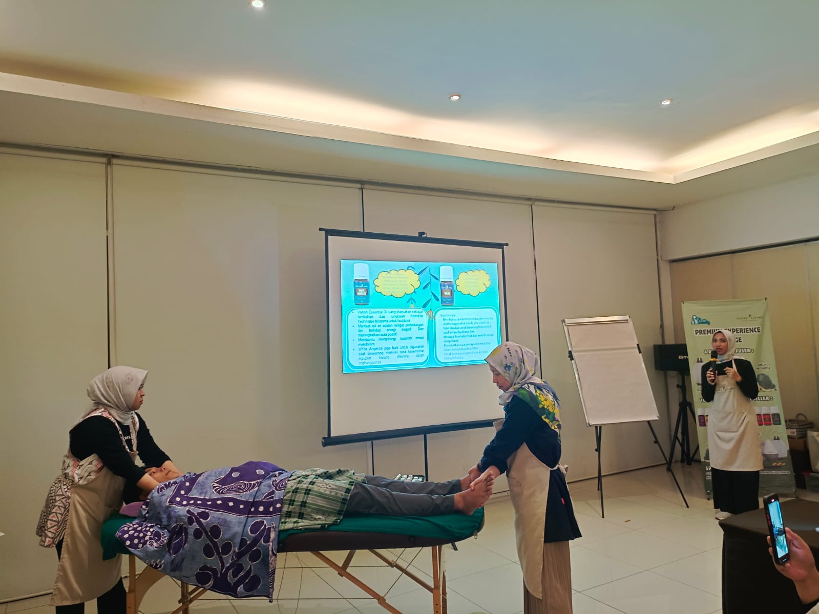 Amazing Community Gelar Essential Talk dan Pengenalan Raindrop Technique kepada Brand Partner Young Living