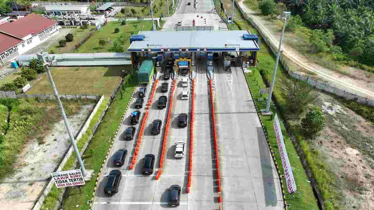 Ramai Banget! Tol Hutama Karya Dipadati Ratusan Ribu Kendaraan Tiap Hari, Ini Angkanya