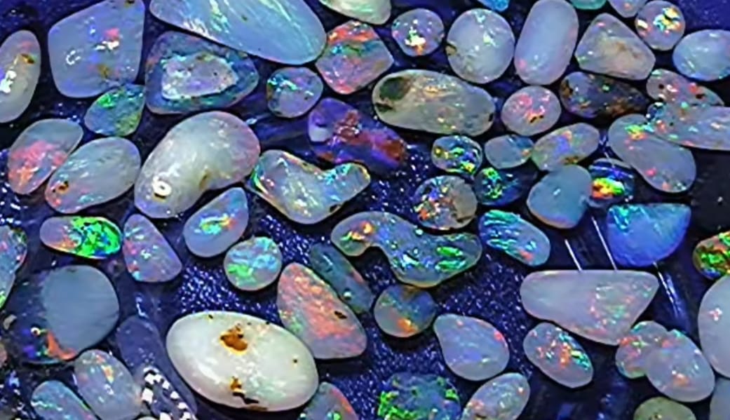 Kolektor Batu Akik Wajib Tahu! Berikut Perbedaan Kalimaya dan Black Opal