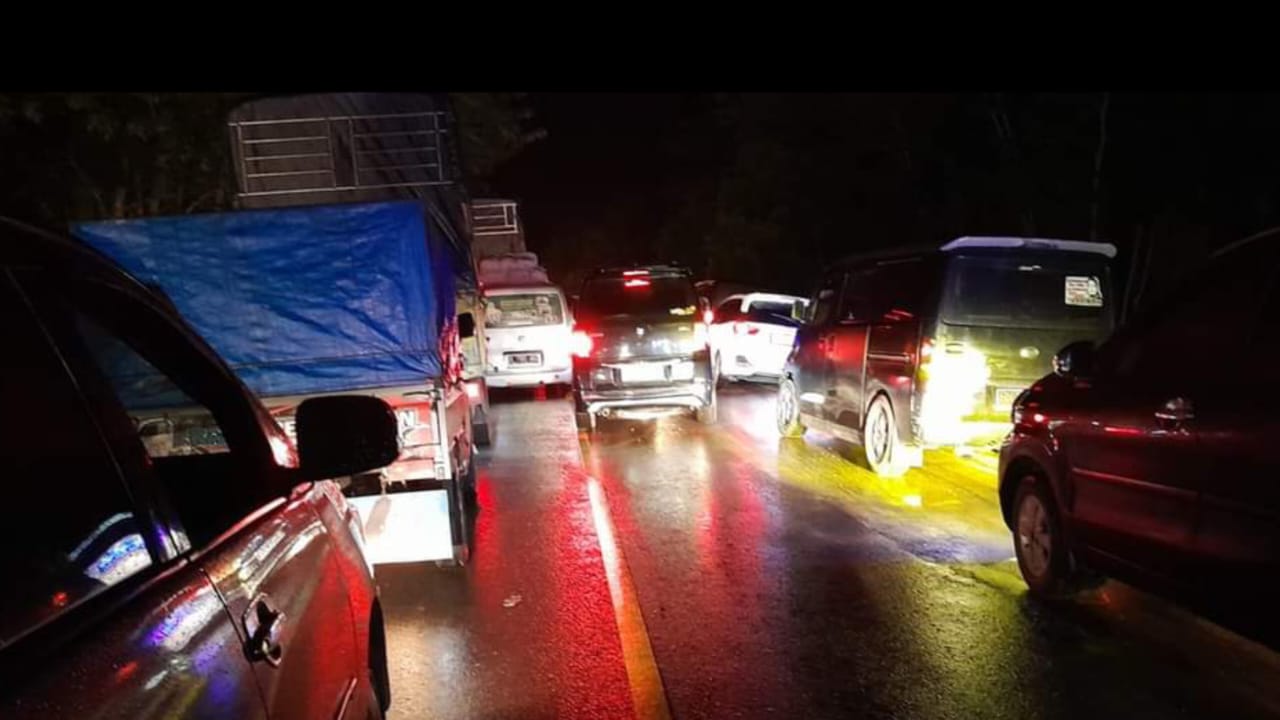 Kemacetan Parah di Jalur Palembang – Betung, Masyarakat Sebut Ini Salah Satu Penyebabnya