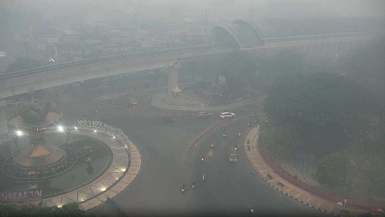 Kabut Asap Pekat Kembali Kepung Palembang Pagi Ini, Kualitas Udara Masih Tidak Sehat!