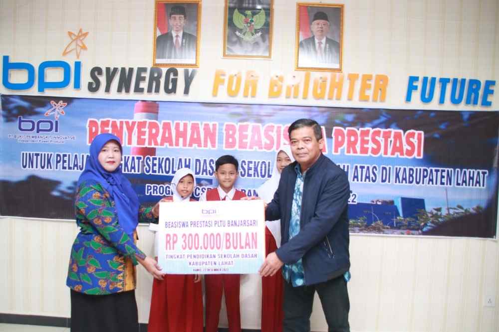 Program CSR PT BPI Bidang Pendidikan, Beri Beasiswa kepada 12 Siswa Berprestasi di Lahat