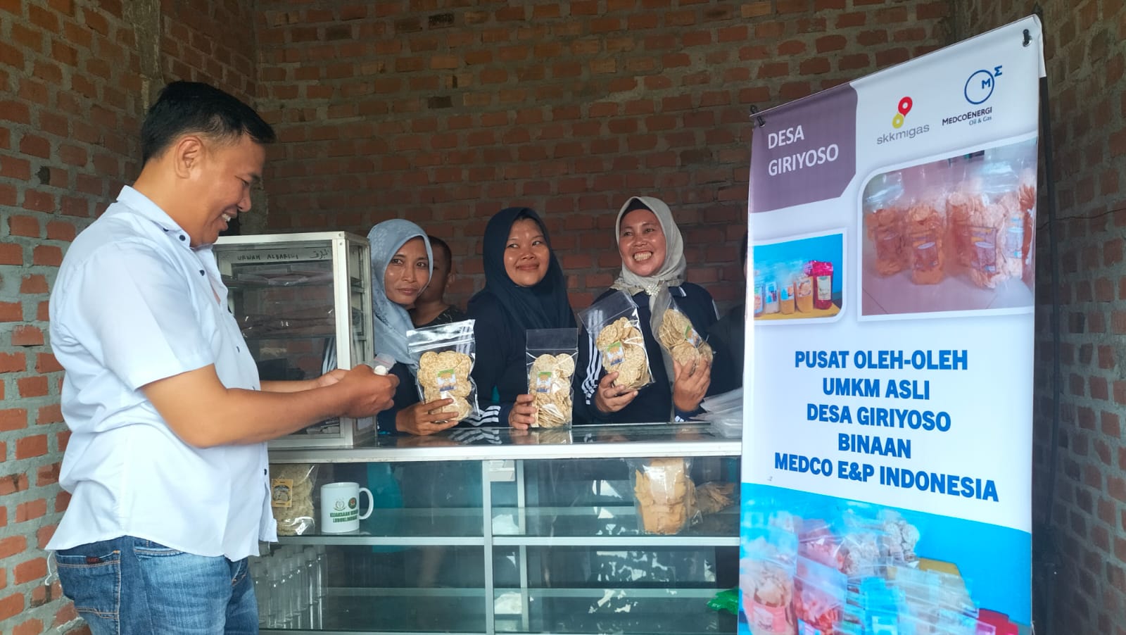 Efek Berganda Hulu Migas: Kisah Sukses Kegigihan Mbak Kalim dari Dapur Keripik Tempe ke Menu Omprengan MBG