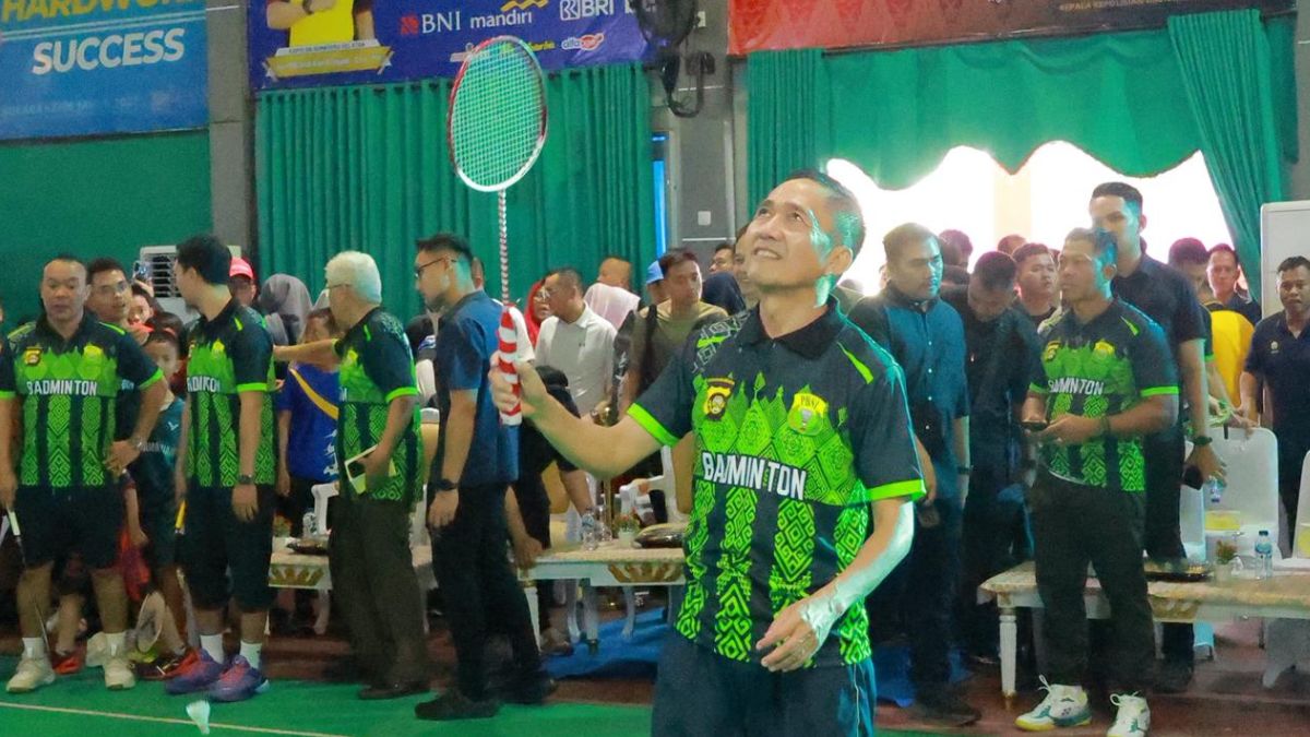 TAK DISANGKA! Ratu Dewa Jago Main Bulu Tangkis di Kejuaraan Badminton Kapolda Sumsel Cup VI 2026