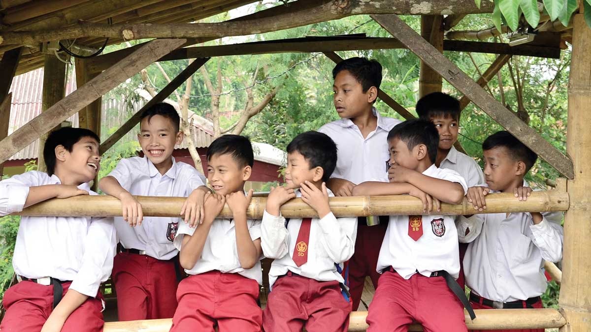 Disdik Kota Palembang Tegaskan Tidak Ada Perubahan Seragam Sekolah Siswa!