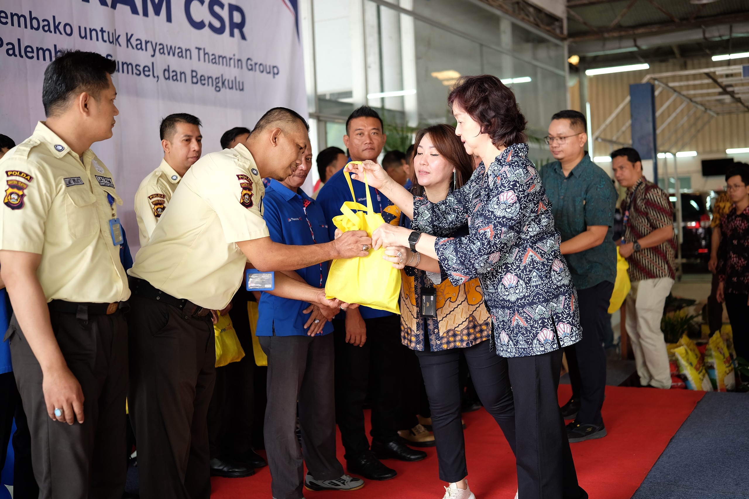 Peduli Karyawan, Pendiri Thamrin Group Berikan 287 Paket Sembako di 3 Lokasi