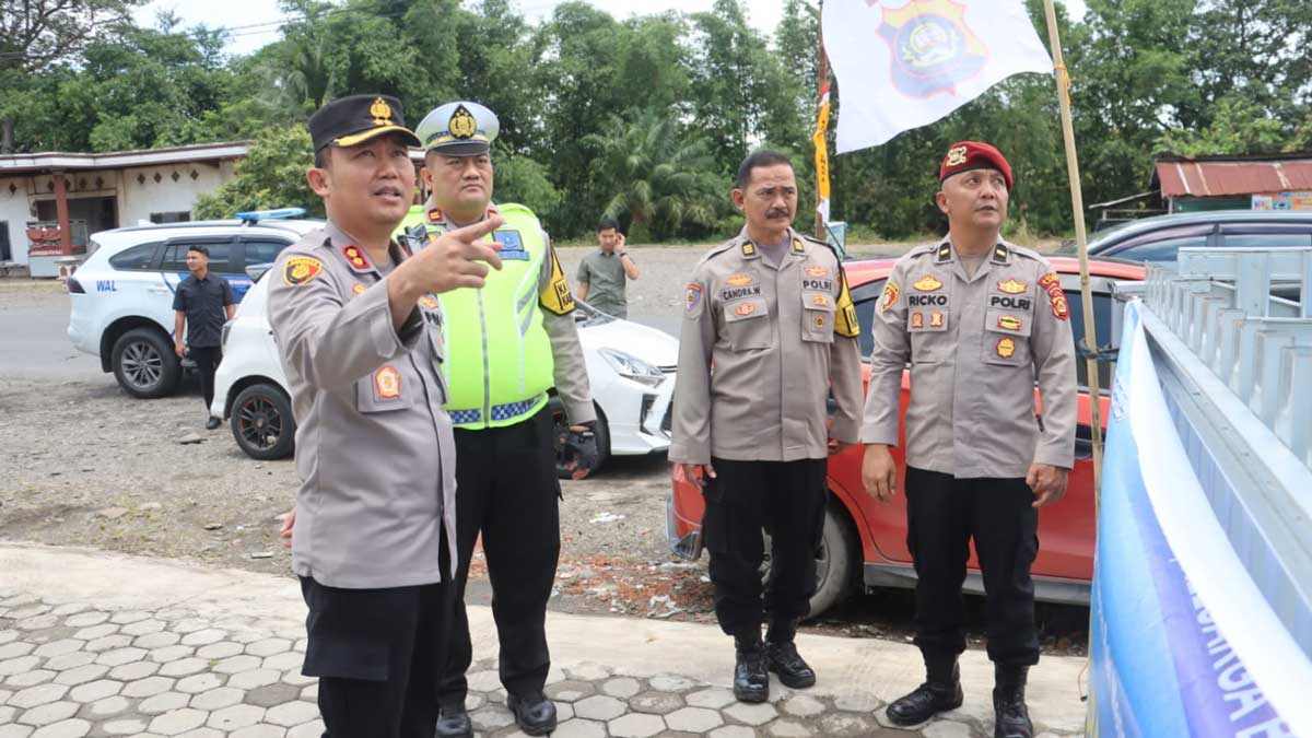 Pantau Arus Mudik di Desa Arahan, Kapolres Lahat Pastikan Pos Pam Merapi Timur Siap Layani Pemudik