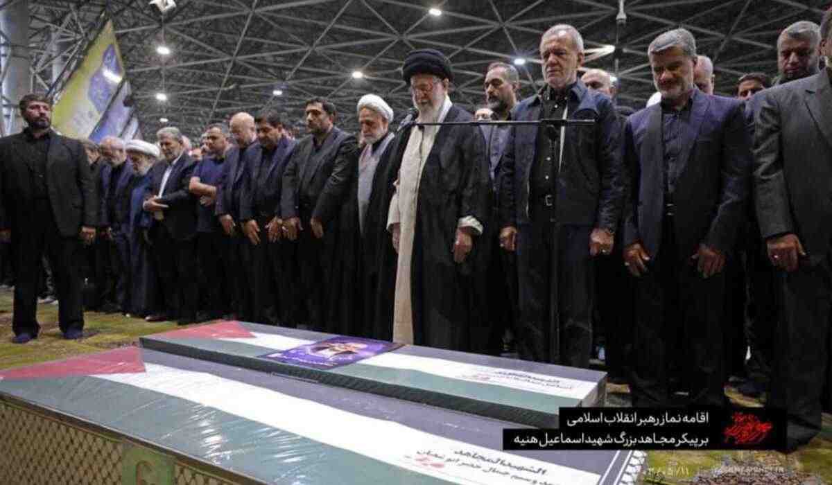 Ali Khamenei Pimpin Salat Jenazah Ismail Haniyeh, Hamas Kibarkan Bendera Jihad