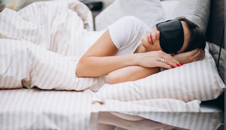 Luar Biasa! Ini Manfaat Tidur Miring Kanan dan Miring Kiri Bagi Kesehatan, Asli di Luar Nalar Banget 