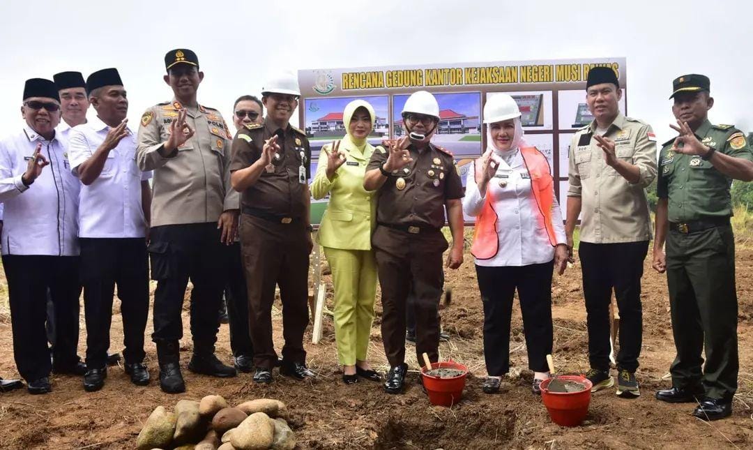 Kepala Kejaksaan Tinggi Sumsel Letakkan Batu Pertama Pembangunan Kantor Kejaksaan Negeri Musi Rawas