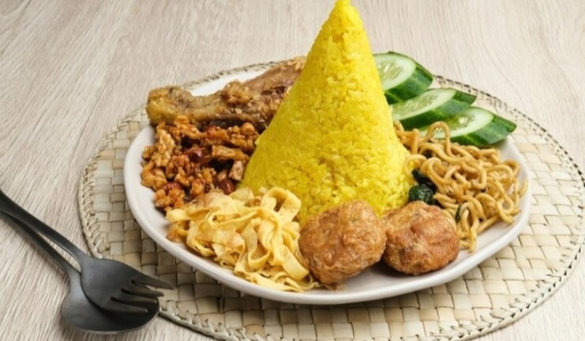 Nasi Kuning Kuliner Populer Khas Indonesia,  Cek Disini Bahan dan Cara Buatnya