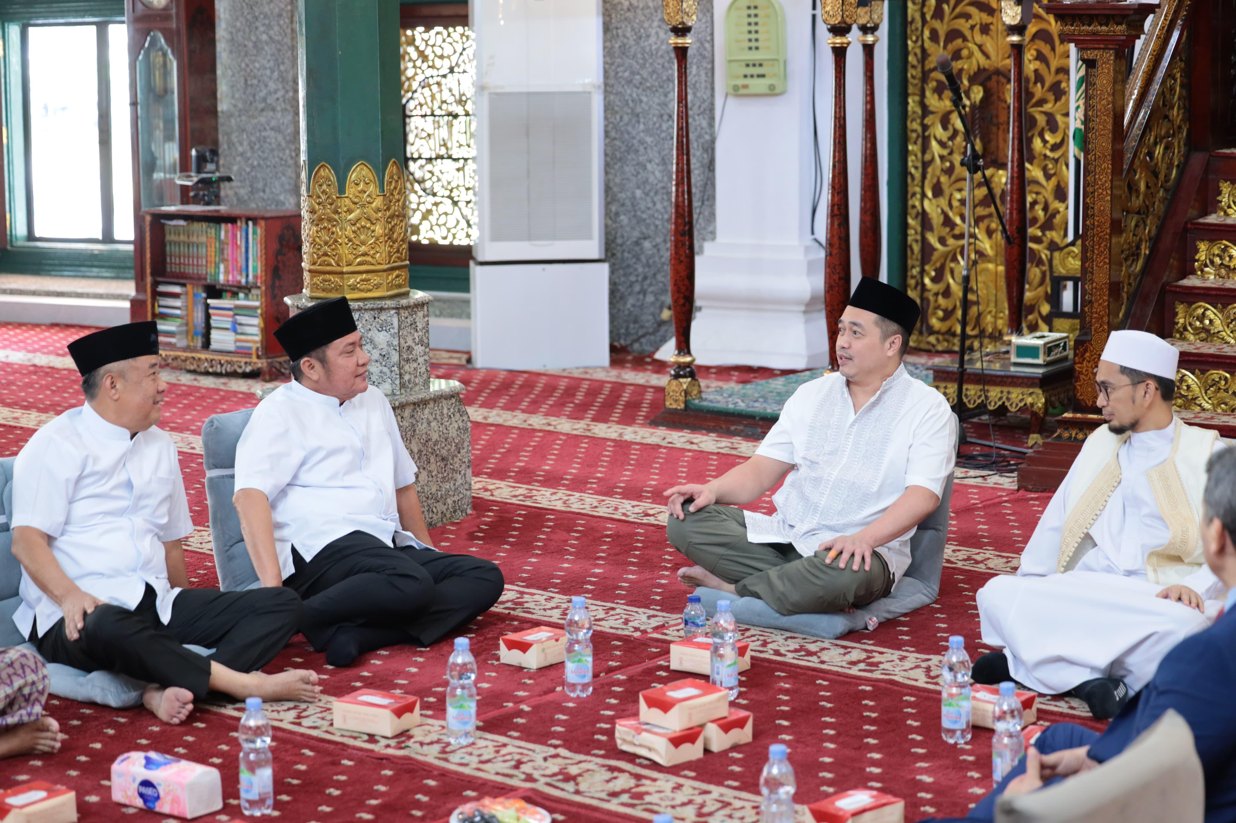 Gubernur Herman Deru dan Cik Ujang Hadiri Tabligh Akbar Satu Hari Bersama Al- Qur'an Bareng Ustadz Adi Hidayat