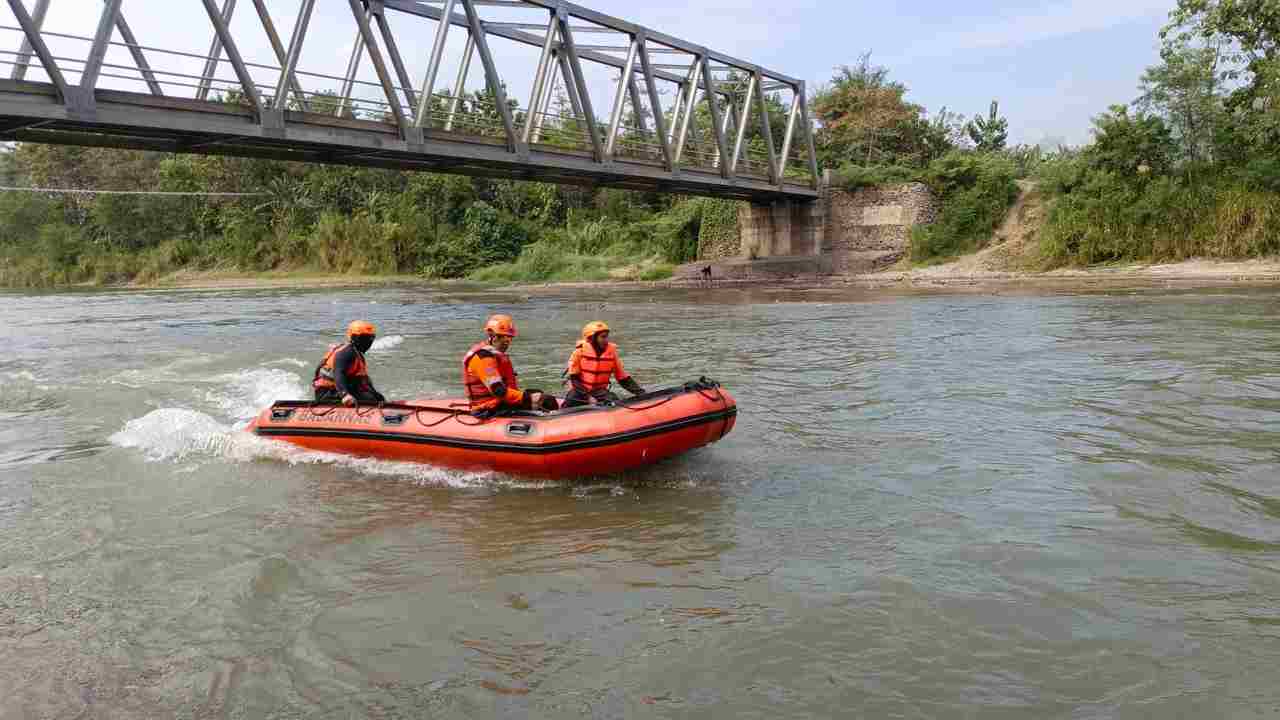 Terpeleset saat Asyik Mancing, Lansia Warga Lahat Tenggelam di Sungai Lematang