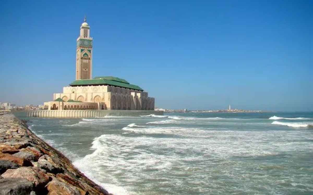 Masjid Ini Landmark Terkenal Casablanca, Miliki View Terindah di Dunia, Menaranya Spektakuler!