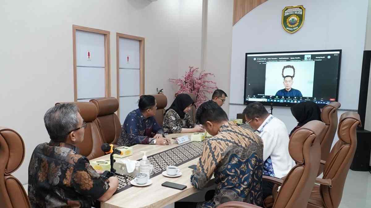 Bersiap Sambut Kunker Presiden Jokowi, Sekda Sumsel Supriono Hadiri Rapat Persiapan Secara Virtual