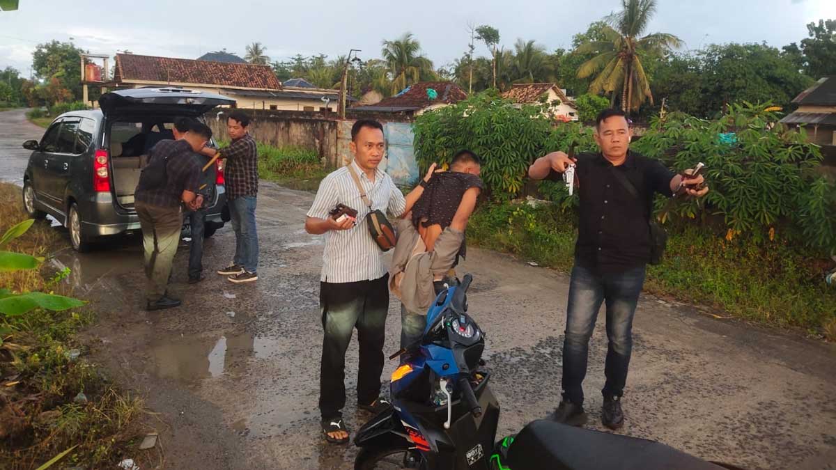Nekat Bawa Senpi Rakitan dan Kunci T, 2 Pria di Belitang Tak Berkutik Dicegat Polisi