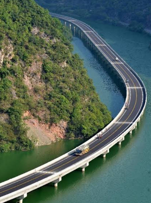 Panjangnya 24 Kilometer, Pembangunan Jalan Tol Layang Ini Habiskan Anggaran Rp15 Triliun