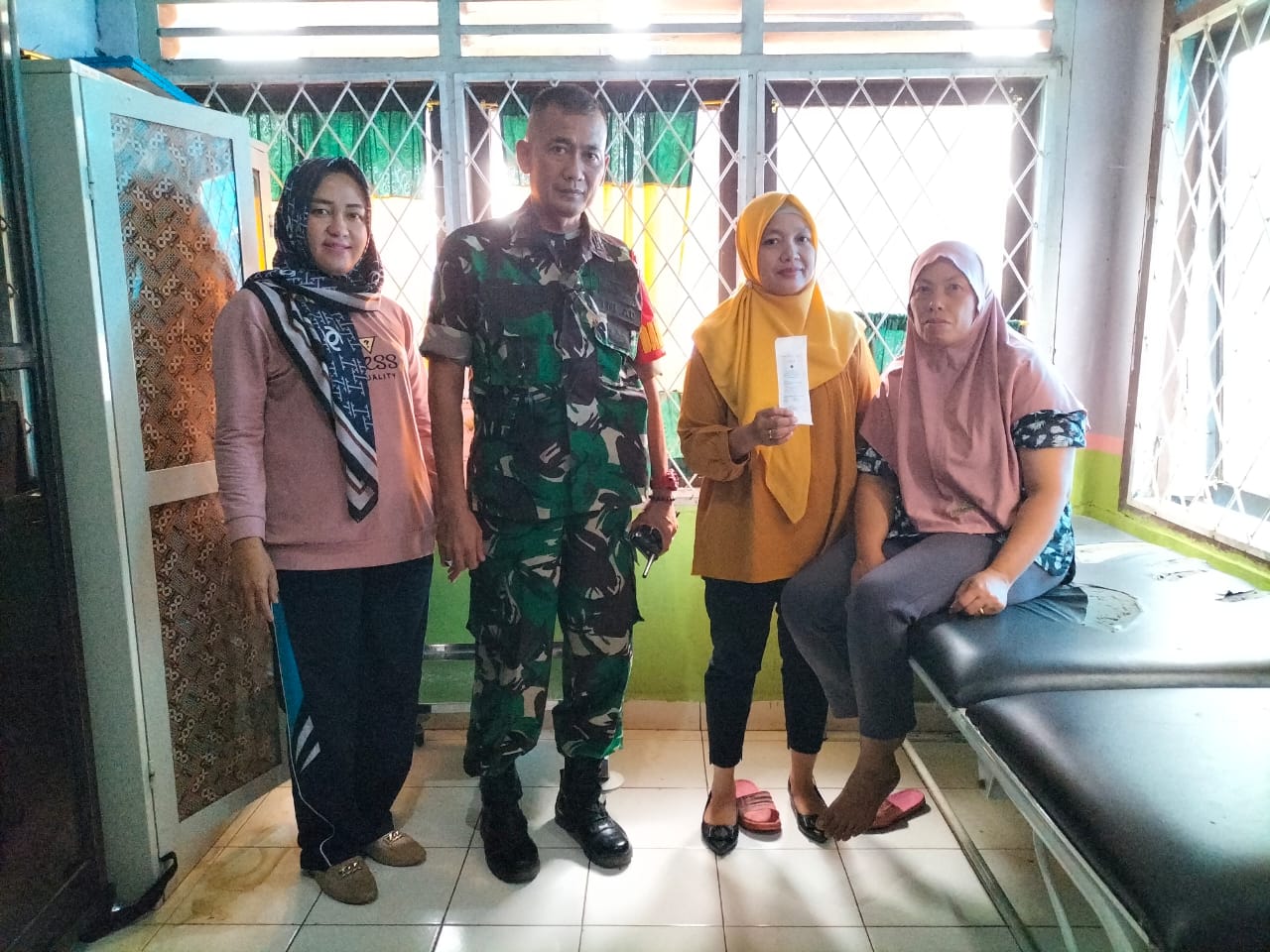 Danramil 405-09/KA Monitor Program TNI Manunggal Bangga Kencana Kesehatan Terpadu