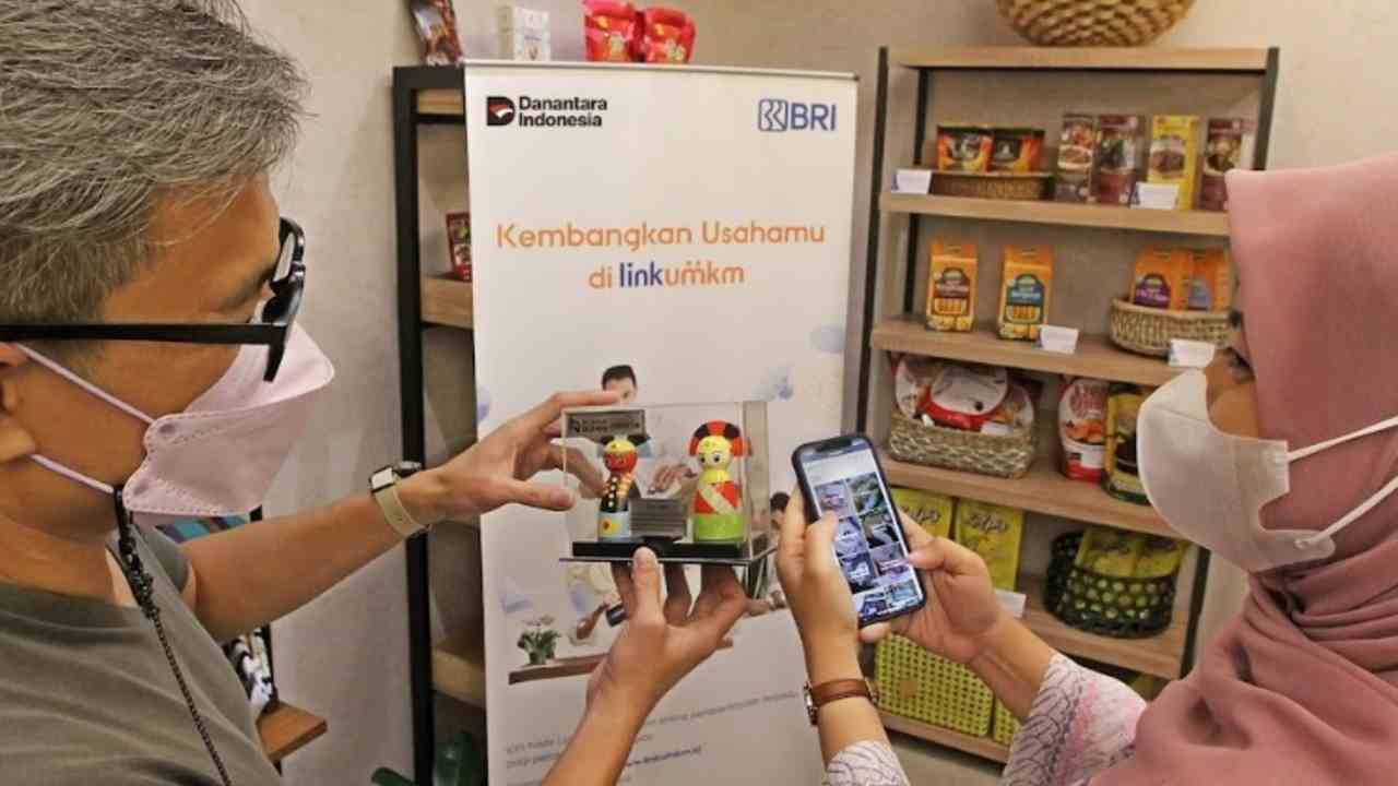 Usaha Camilan Berbasis Resep Keluarga Ini Berhasil Naik Kelas Lewat LinkUMKM BRI