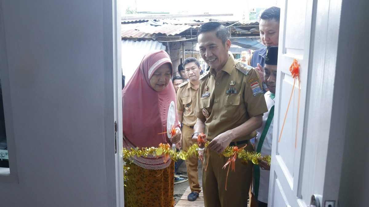 Alhamdulillah, Ratu Dewa Resmikan Bedah Rumah ke 10, Ibu Suryatinah Sumringah Rumahnya Jadi Layak Huni